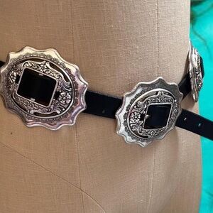 Vintage 1996 silver conchos on black leather belt signed A.I floral design M EVC